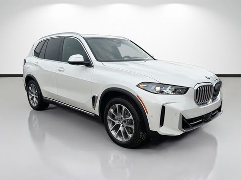 New 2026 BMW X5 xDrive40i w/ Premium Package AWD/4WD image 1