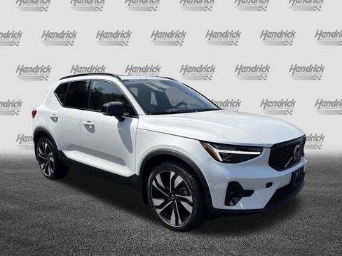 Certified 2023 Volvo XC40 B5 Ultimate w/ Protection Package Premier AWD/4WD image 2