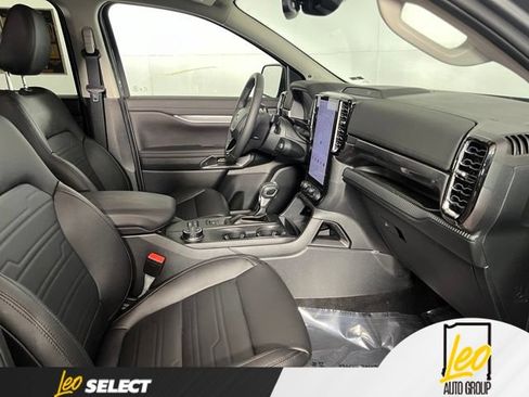 Used 2025 Ford Ranger Lariat w/ FX4 Off-Road Package AWD/4WD image 21