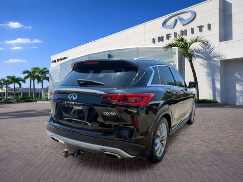 Used 2019 INFINITI QX50 Luxe w/ Navigation Package FWD image 7