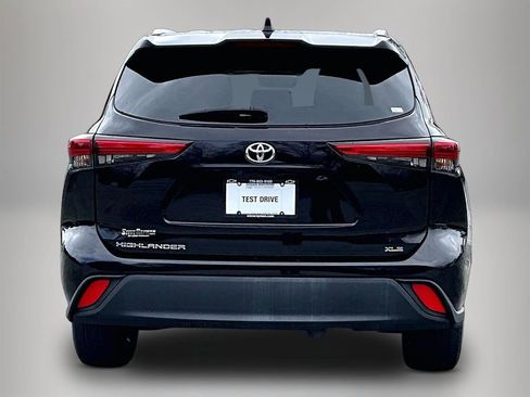 Used 2020 Toyota Highlander XLE image 8