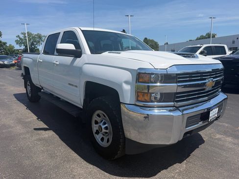 Used 2018 Chevrolet Silverado 2500 LT AWD/4WD image 4