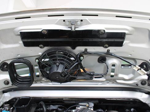 Used 2000 Porsche 911 Carrera 4 AWD/4WD image 34