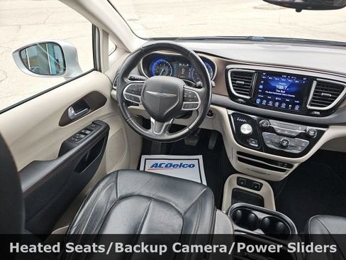 Used 2017 Chrysler Pacifica Touring-L image 24