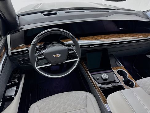 Used 2026 Cadillac Escalade Platinum Sport w/ LPO, ONYX Package image 25