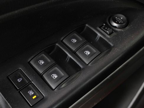 Used 2018 Chevrolet Colorado LT image 20