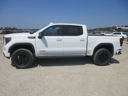 New 2026 GMC Sierra 1500 AT4 w/ AT4 Premium Package AWD/4WD image 11