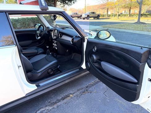 Used 2010 MINI Cooper Hardtop image 13