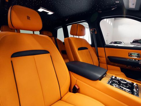 Used 2021 Rolls-Royce Cullinan AWD/4WD image 35