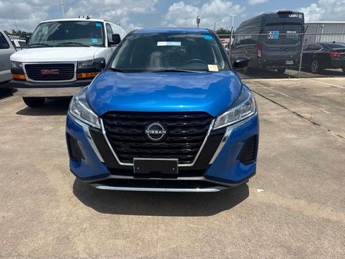 Used 2024 Nissan Kicks S FWD image 2