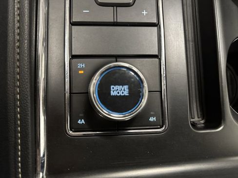 Used 2024 Ford Expedition Max XLT image 25