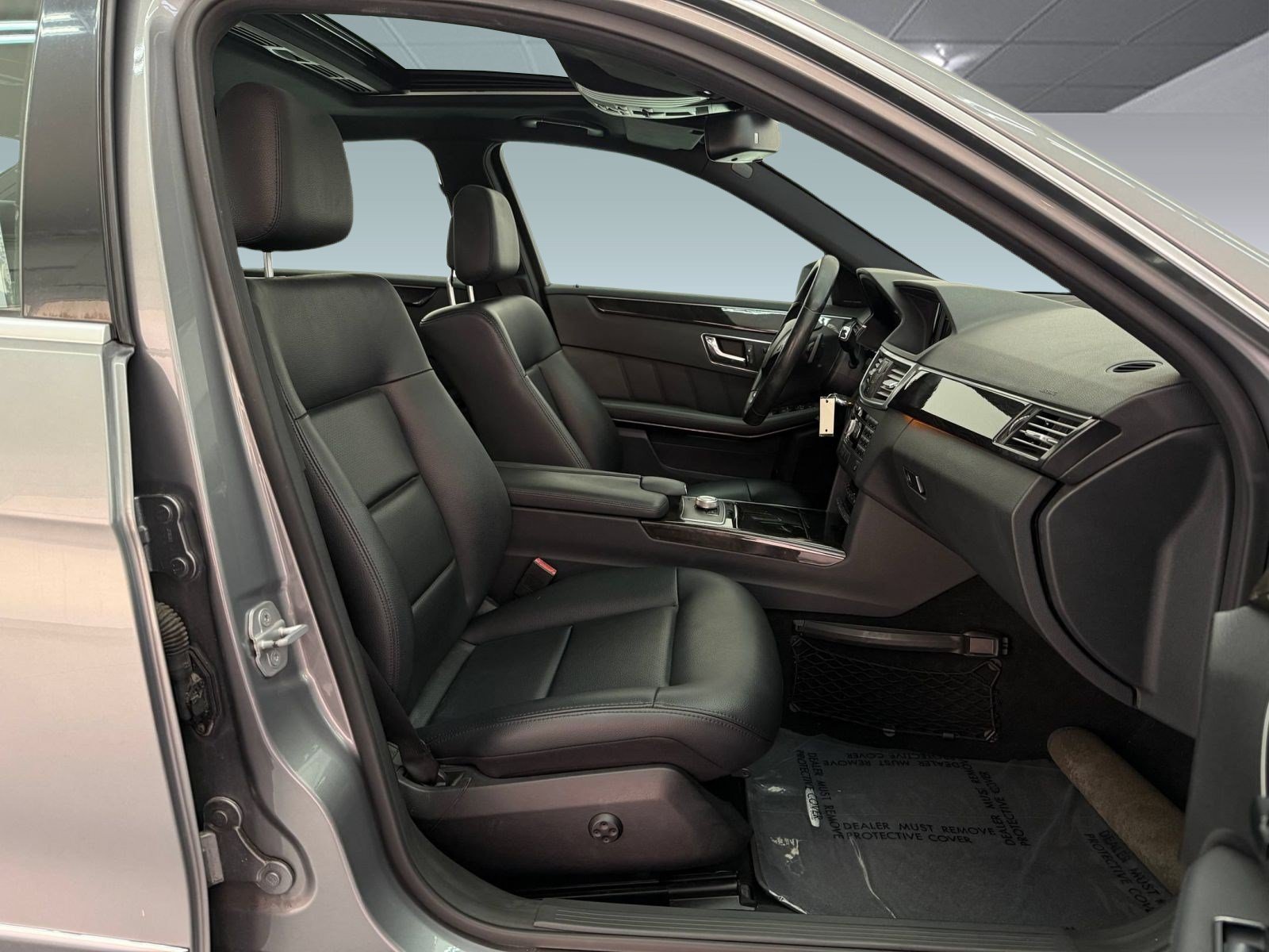 Used 2010 Mercedes-Benz E 350 Sedan image 23