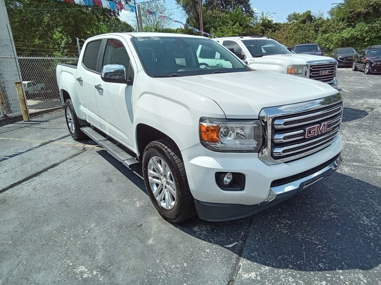 Used 2017 GMC Canyon SLT w/ Driver Alert Package RWD image 2