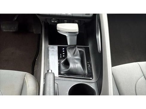 Used 2023 Hyundai Elantra SEL FWD image 25