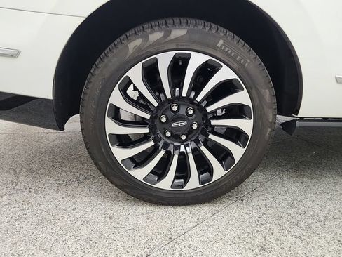 Used 2024 Lincoln Navigator Black Label AWD/4WD image 24