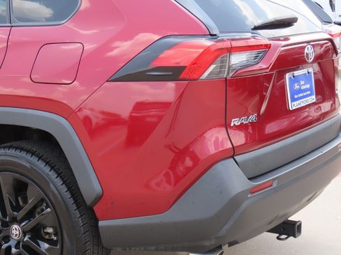 Used 2022 Toyota RAV4 XLE Premium FWD image 14