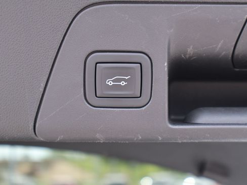 Used 2023 Buick Envision Avenir FWD image 12