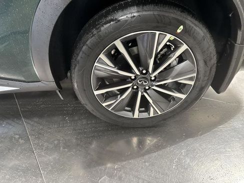 Certified 2026 INFINITI QX60 Luxe w/ Family Package image 12