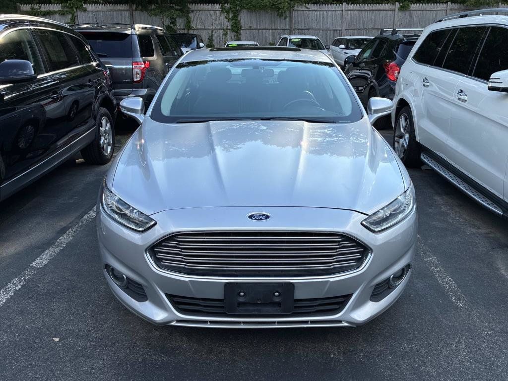 Used 2015 Ford Fusion SE w/ Equipment Group 502A FWD image 3