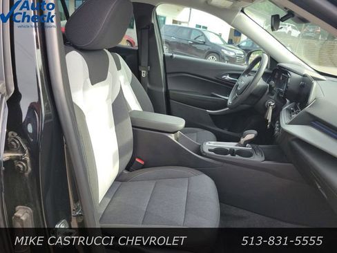 Used 2024 Chevrolet Trax LS w/ LS Convenience Package FWD image 32