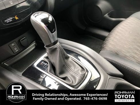 Used 2017 Nissan Rogue S FWD image 25