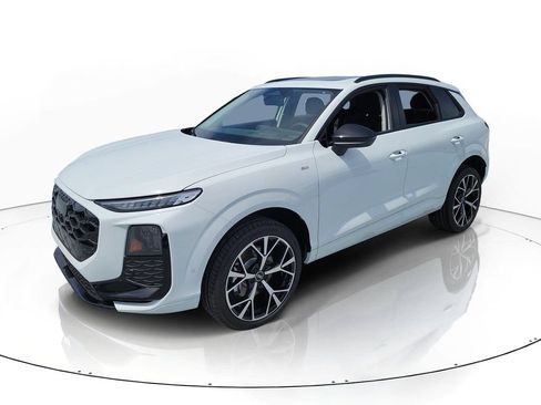 New 2026 Audi Q3 quattro 2.0T AWD/4WD image 2