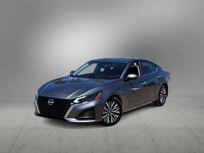 Used 2023 Nissan Altima 2.5 SV w/ SV Premium Package