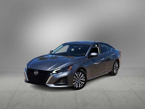 Used 2023 Nissan Altima 2.5 SV w/ SV Premium Package FWD image 1