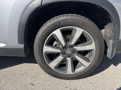 Used 2024 Honda Pilot Touring image 15