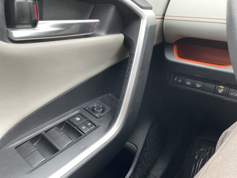 Used 2020 Toyota RAV4 Adventure image 25