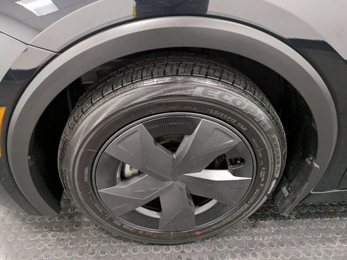 Used 2025 Toyota Prius LE image 7