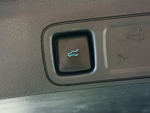 Used 2024 Ford Expedition Max XLT image 31