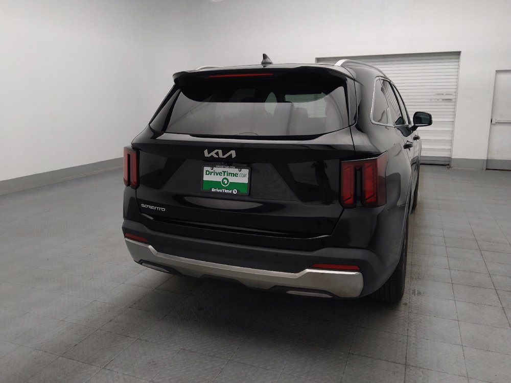 Used 2024 Kia Sorento S FWD image 7