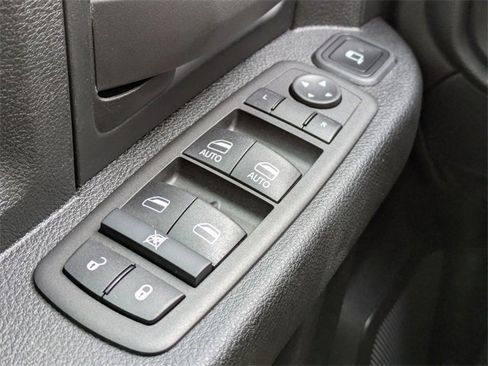 Used 2024 RAM 2500 Tradesman w/ Chrome Appearance Group image 25