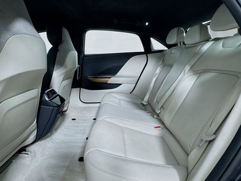 Used 2024 Lucid Air Pure RWD image 9