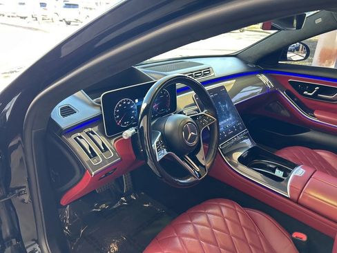 Used 2022 Mercedes-Benz S 580 4MATIC Sedan w/ AMG Line Package image 6