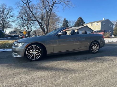 Used 2011 BMW 328i Convertible image 3