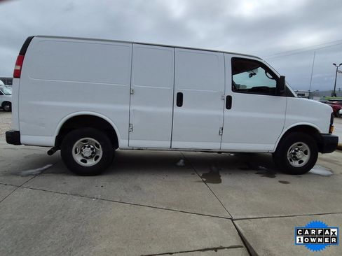Used 2015 Chevrolet Express 2500 image 6