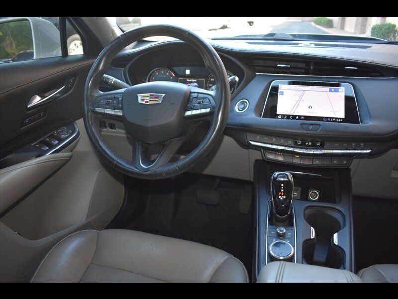 Used 2020 Cadillac XT4 Premium Luxury FWD image 29