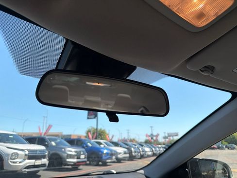 Used 2017 Toyota Corolla LE w/ Carpet Mat Package (TMS) FWD image 27