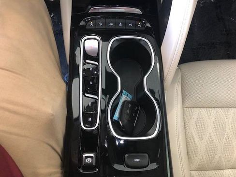 Used 2023 Buick Envision Avenir AWD/4WD image 21