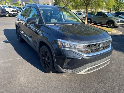 Certified 2023 Volkswagen Taos SE w/ Black Wheel Package AWD/4WD image 8