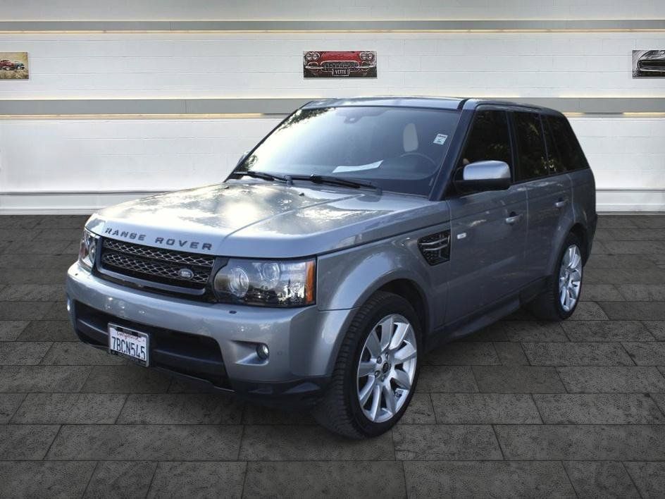Used 2013 Land Rover Range Rover Sport HSE AWD/4WD image 3