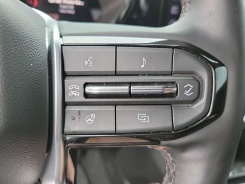 Used 2024 Chevrolet Colorado LT w/ LT Convenience Package III RWD image 22