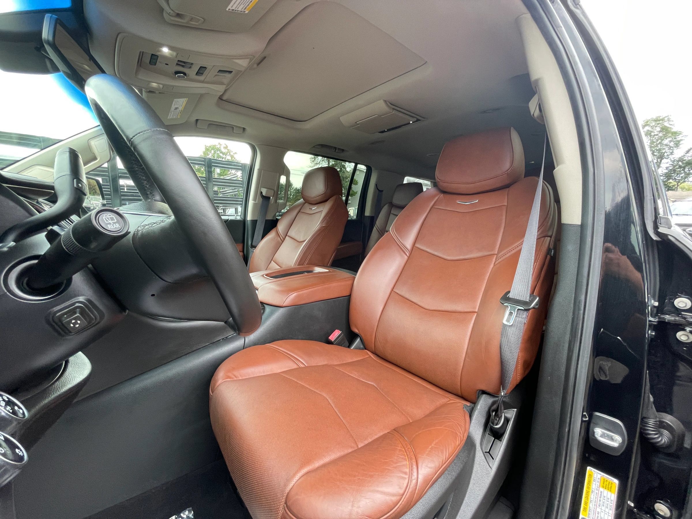 Used 2015 Cadillac Escalade ESV Luxury AWD/4WD image 11