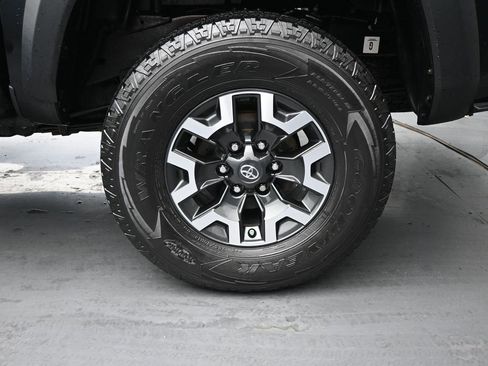 Used 2021 Toyota Tacoma TRD Off-Road image 11