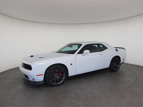 Used 2022 Dodge Challenger R/T Scat Pack w/ Plus Package image 4