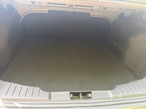 Used 2014 Ford Focus SE FWD image 21