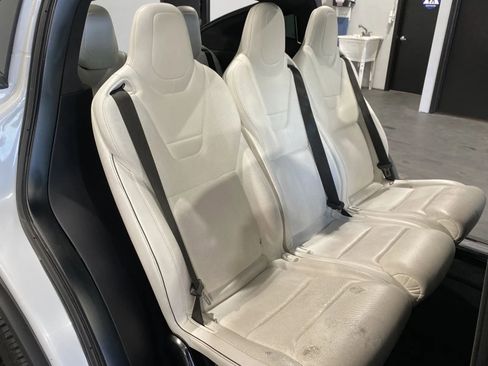 Used 2016 Tesla Model X P90D image 7