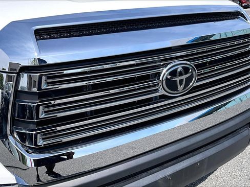 Used 2020 Toyota Tundra SR5 w/ SR5 Convenience Package image 32
